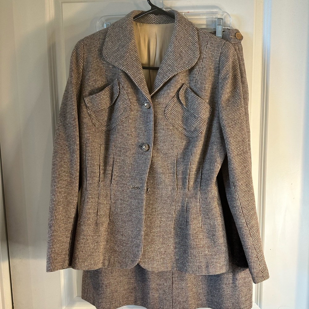 Vintage Sacony RARE 1940-50’s  Heathered Brown Flannel/Wool Skirt Set, S/M